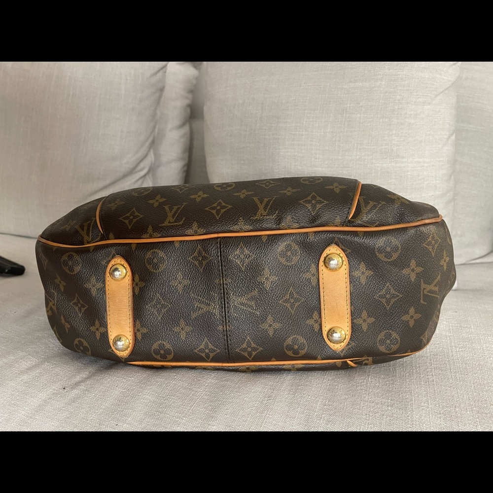 Louis Vuitton shoulder bag